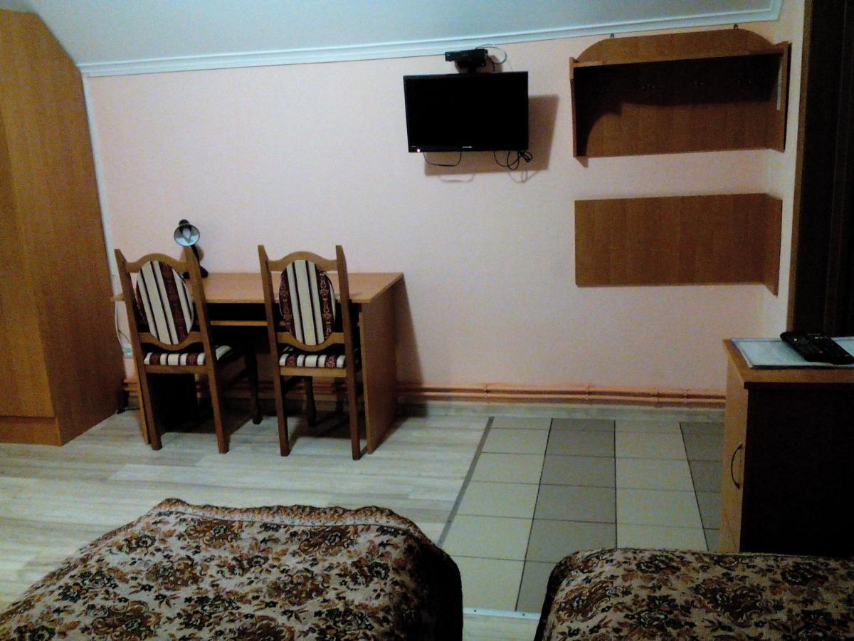 Hostel On Flotska อิวาโน-ฟรานกิฟสเก ภายนอก รูปภาพ