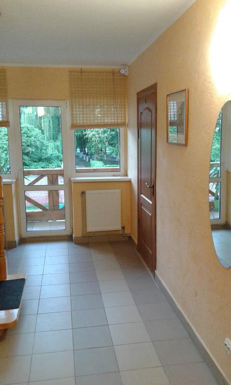 Hostel On Flotska อิวาโน-ฟรานกิฟสเก ภายนอก รูปภาพ