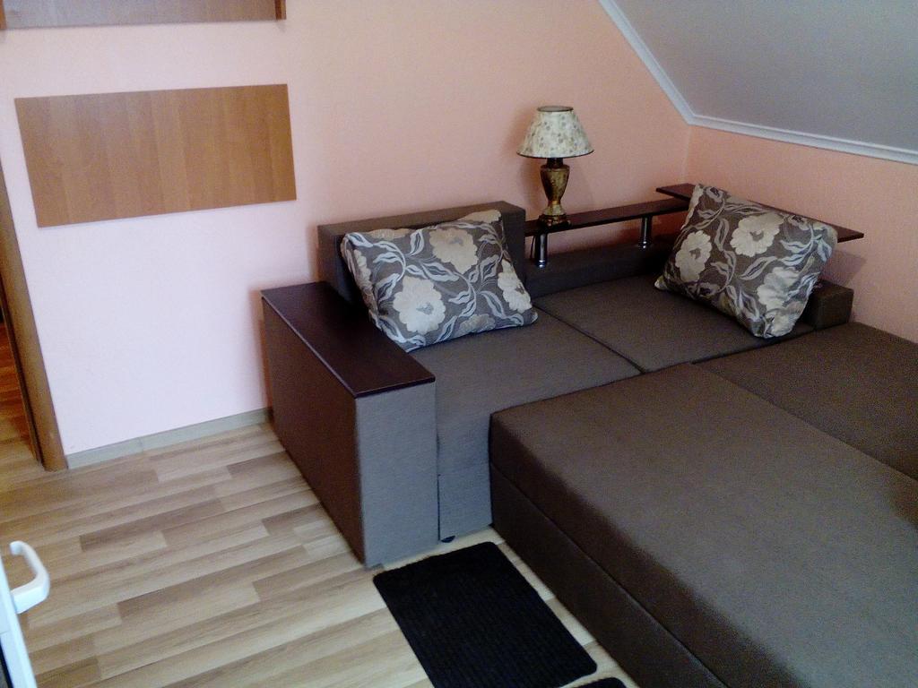 Hostel On Flotska อิวาโน-ฟรานกิฟสเก ภายนอก รูปภาพ