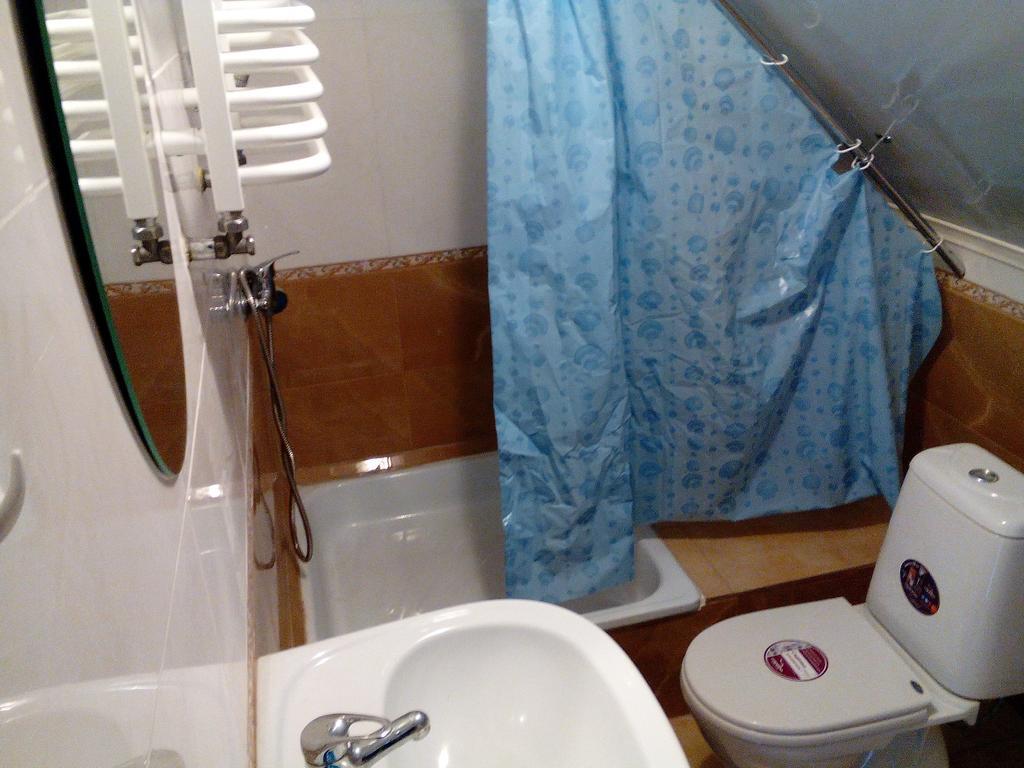 Hostel On Flotska อิวาโน-ฟรานกิฟสเก ภายนอก รูปภาพ