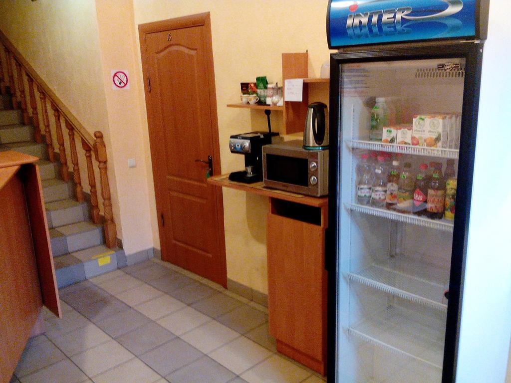 Hostel On Flotska อิวาโน-ฟรานกิฟสเก ภายนอก รูปภาพ